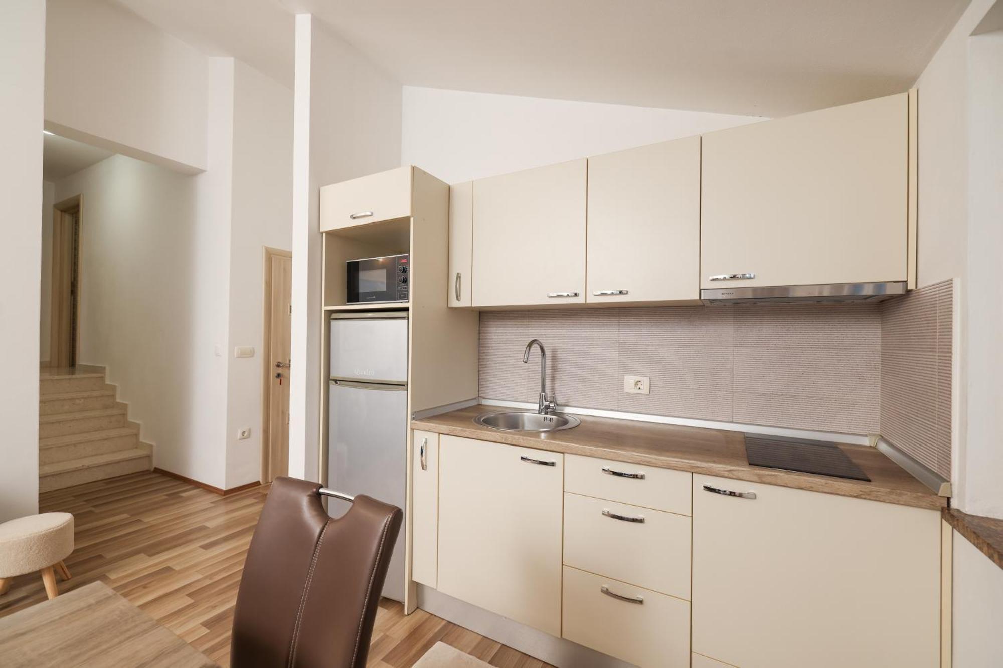 Apartments Anita Nin Luaran gambar
