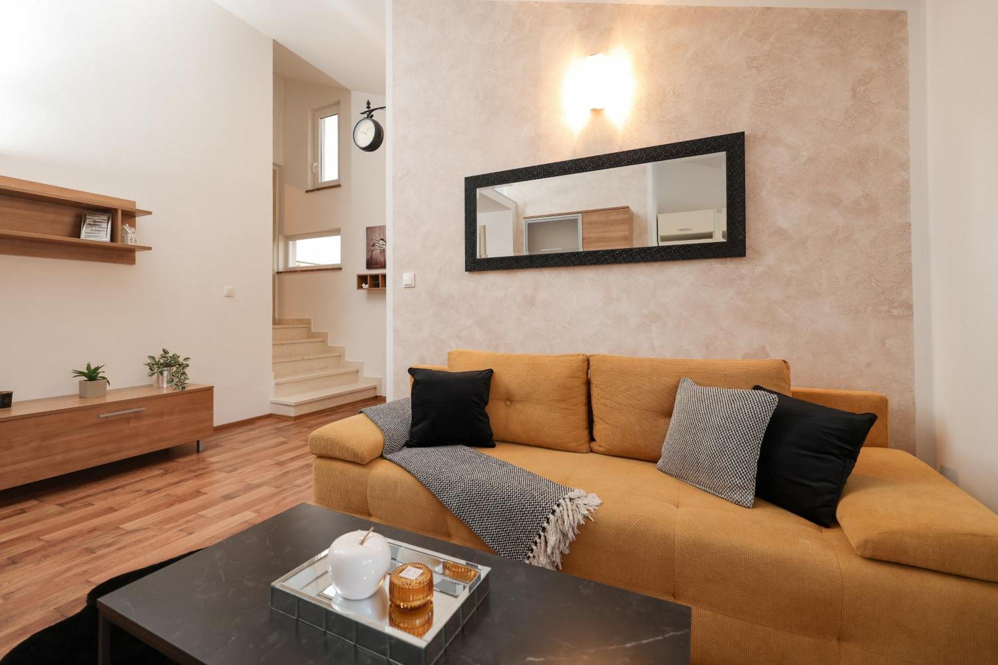 Apartments Anita Nin Luaran gambar