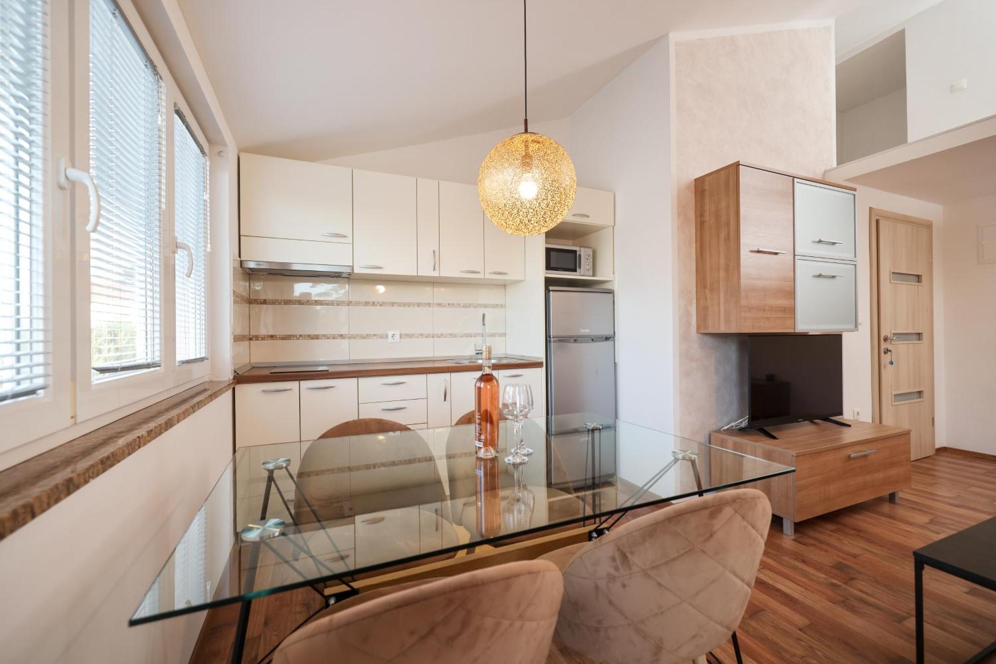 Apartments Anita Nin Luaran gambar
